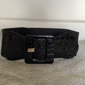 Stretch Faux Snakeskin Belt